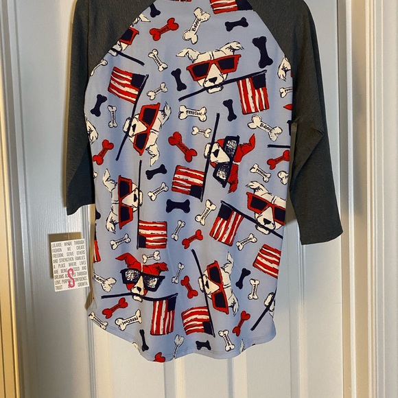 Lularoe Americana Randy Baseball Tee American flags and dogs BNWT - Picture 2 of 4
